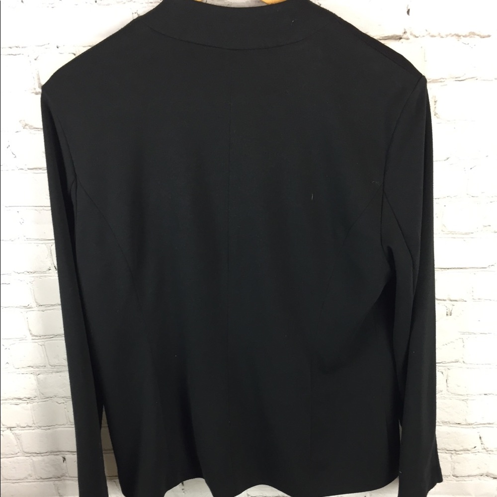 *3 for $30* Large black blazer - Picture 3 of 7